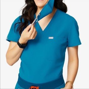 ISO alps blue Catarina scrub top